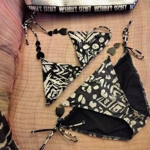 Victoria's Secret Bikini w beads M